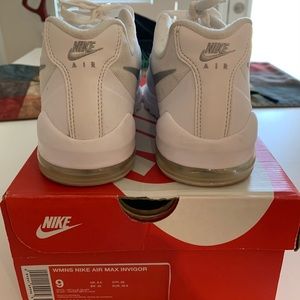 Women Nike Air Max Invigor